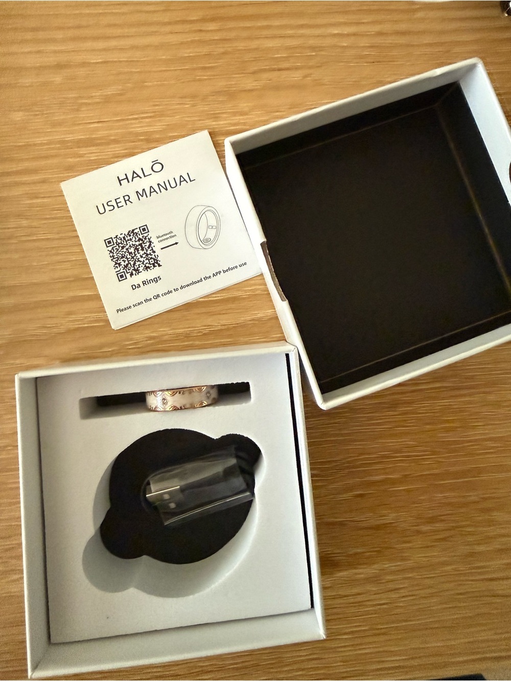 Halo Smart Ring in Black with Silver Inner Band - Picture 4 of 4